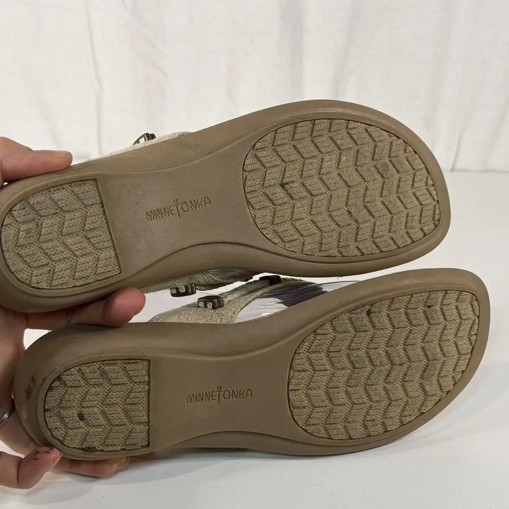 Minnetonka Silverthorne 360 Womens Beige Flip-Flops Sandals Beads Shoes 9